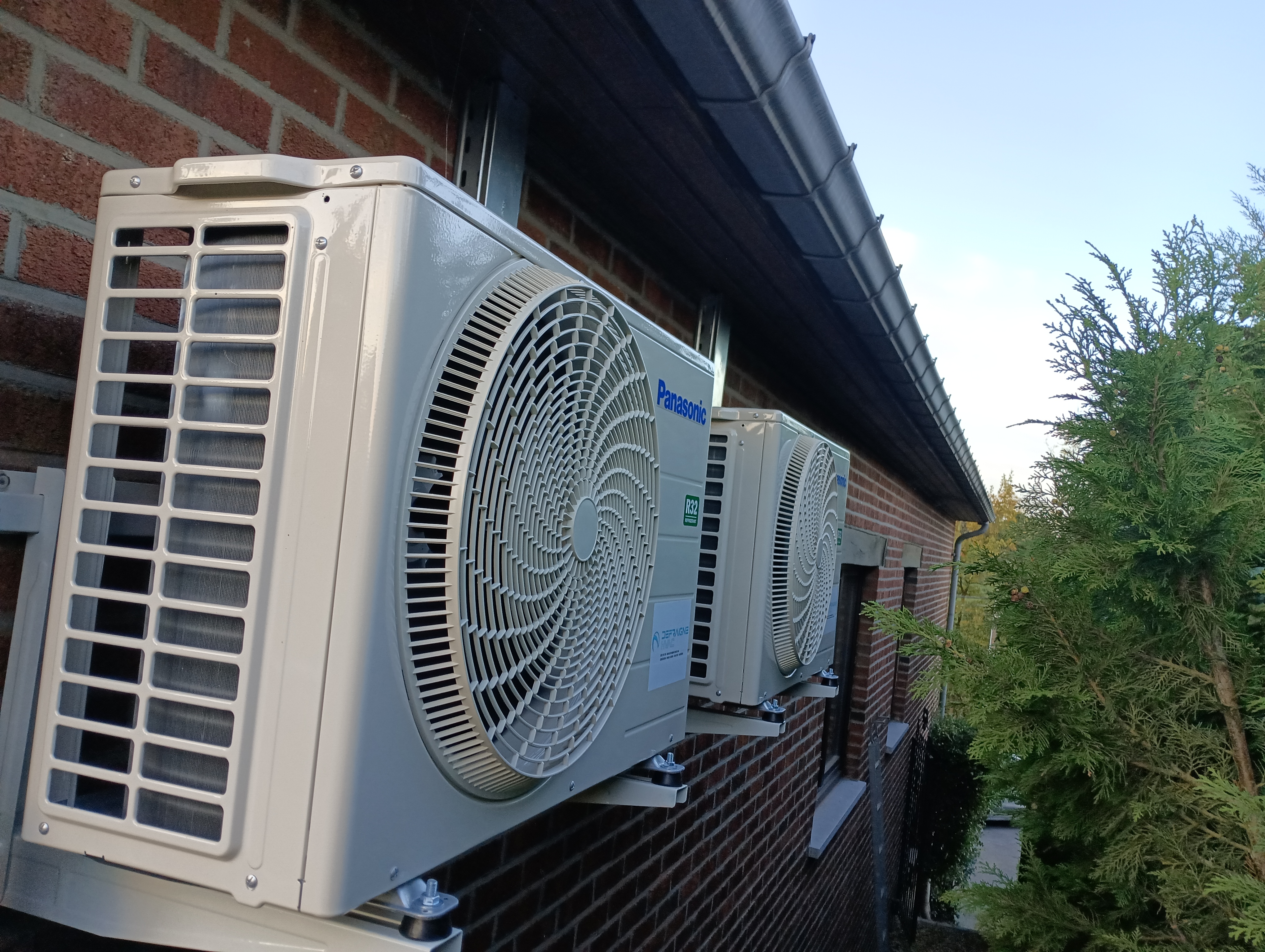 Installation de 2 climatiseurs à Heure-le-Romain